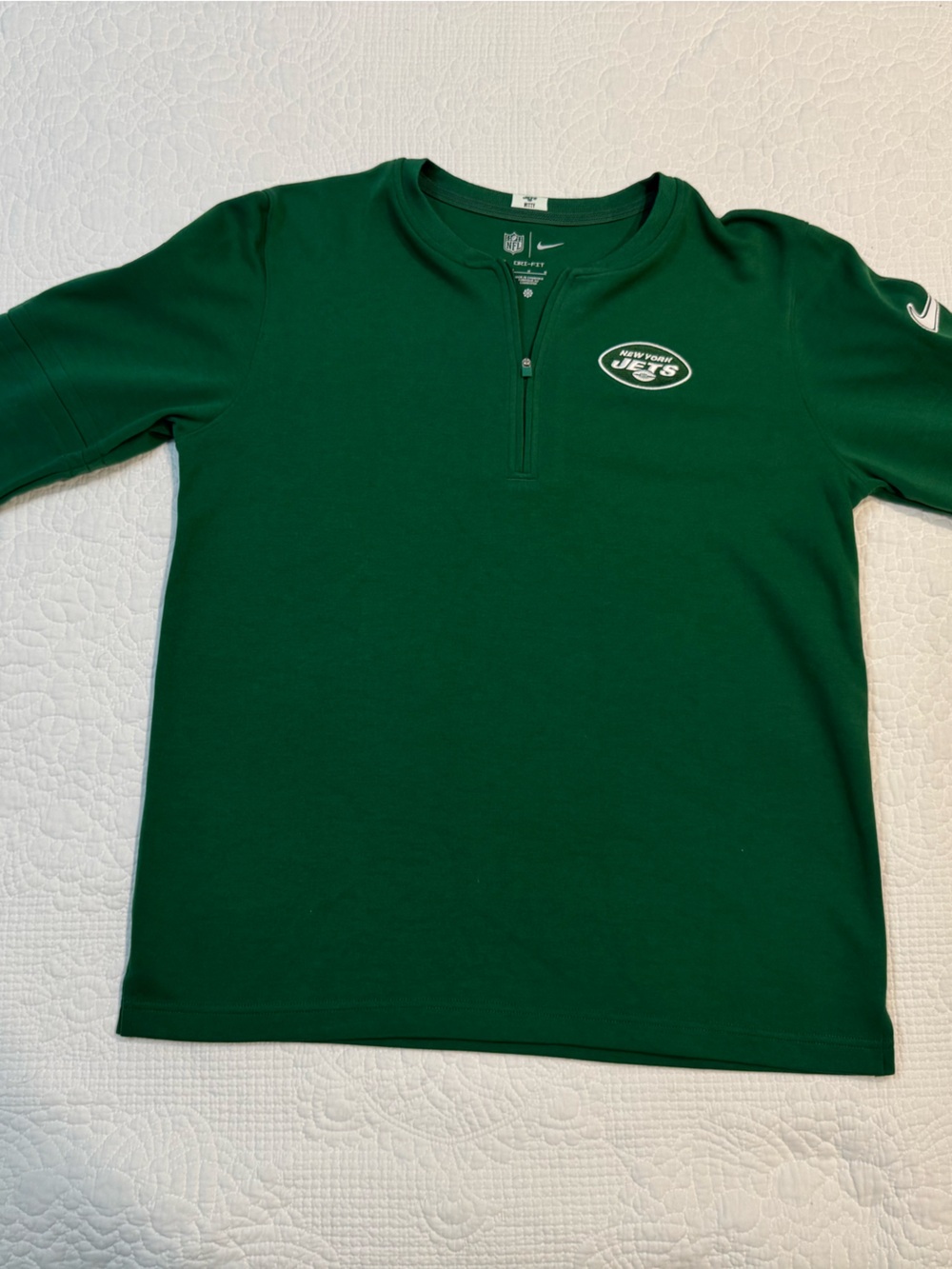 NFL Men’s Green Long-Sleeve Quarter-Zip Pullover
